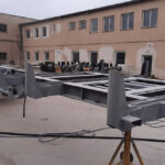 Tryskání přívěsu na klády